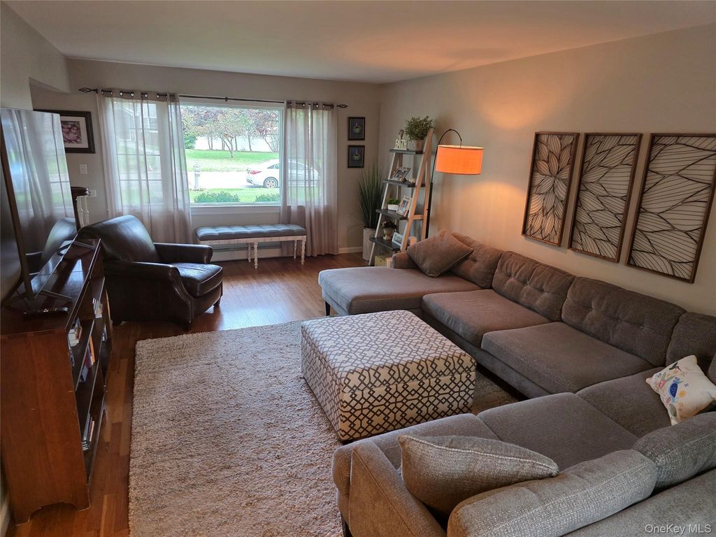 2 Deerfield Drive, Lake Grove, NY 11755 — photo 4