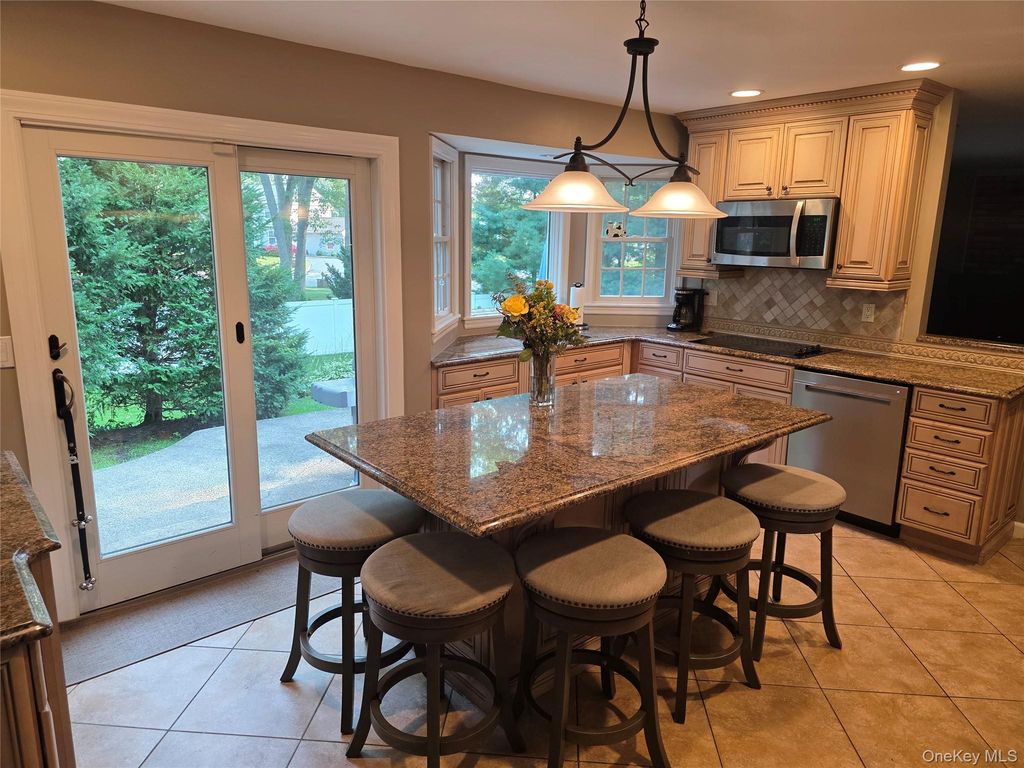 2 Deerfield Drive, Lake Grove, NY 11755 — photo 5