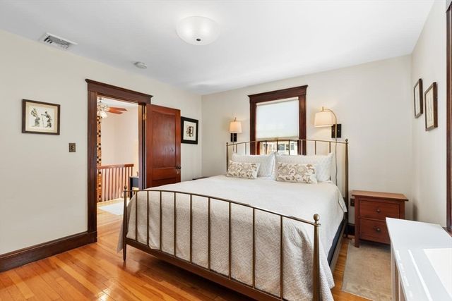 14A Linden Place, Brookline, MA 02445