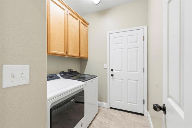1213 Secret Lake Trl, Plumas Lake, CA 95961