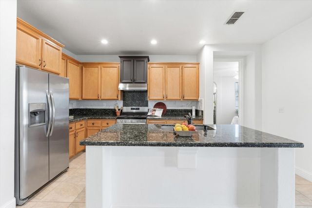 1213 Secret Lake Trl, Plumas Lake, CA 95961
