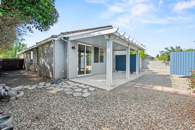 1213 Secret Lake Trl, Plumas Lake, CA 95961