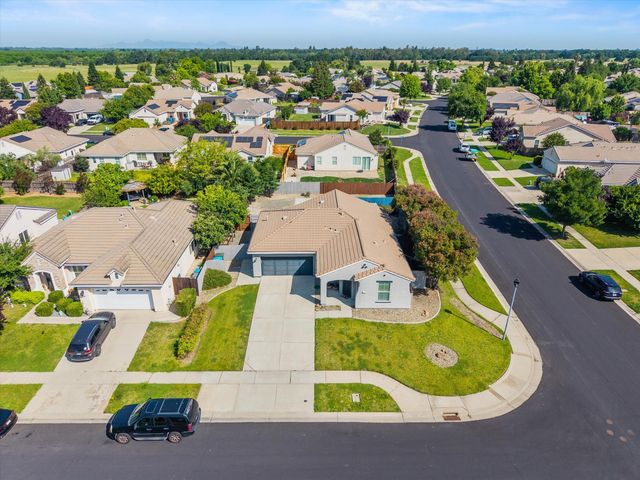 1213 Secret Lake Trl, Plumas Lake, CA 95961