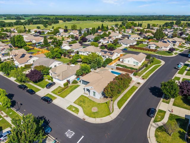 1213 Secret Lake Trl, Plumas Lake, CA 95961