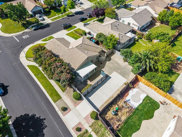 1213 Secret Lake Trl, Plumas Lake, CA 95961