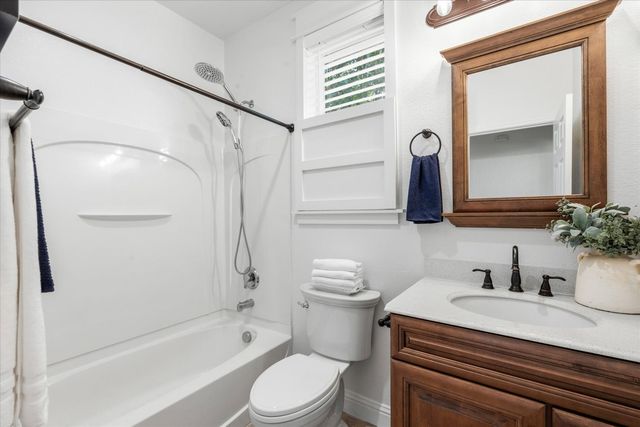 1213 Secret Lake Trl, Plumas Lake, CA 95961