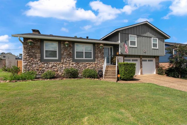 8 Walnut Valley Drive, Little Rock, AR 72211