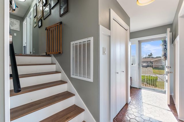 8 Walnut Valley Drive, Little Rock, AR 72211