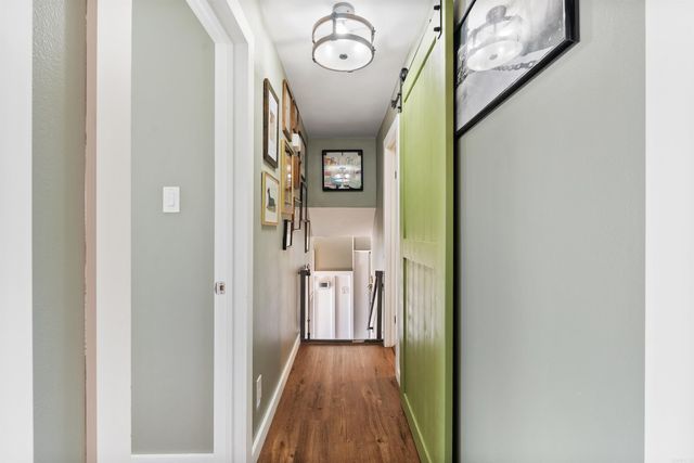 8 Walnut Valley Drive, Little Rock, AR 72211