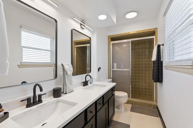 8 Walnut Valley Drive, Little Rock, AR 72211