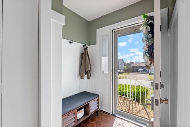 8 Walnut Valley Drive, Little Rock, AR 72211