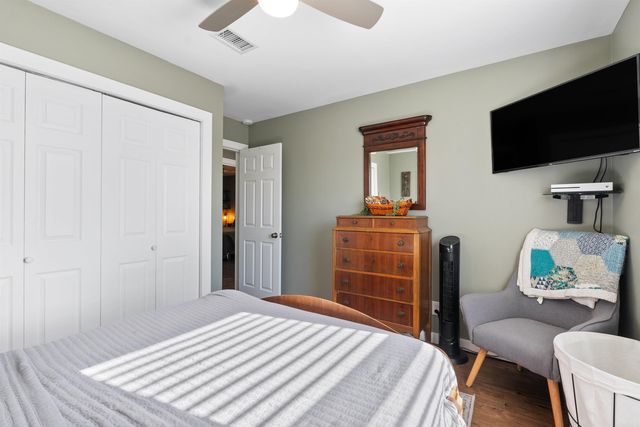 8 Walnut Valley Drive, Little Rock, AR 72211