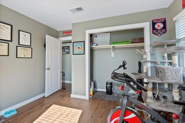 8 Walnut Valley Drive, Little Rock, AR 72211