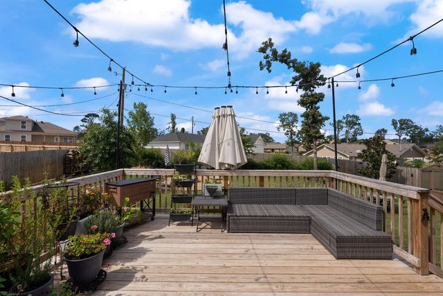 8 Walnut Valley Drive, Little Rock, AR 72211