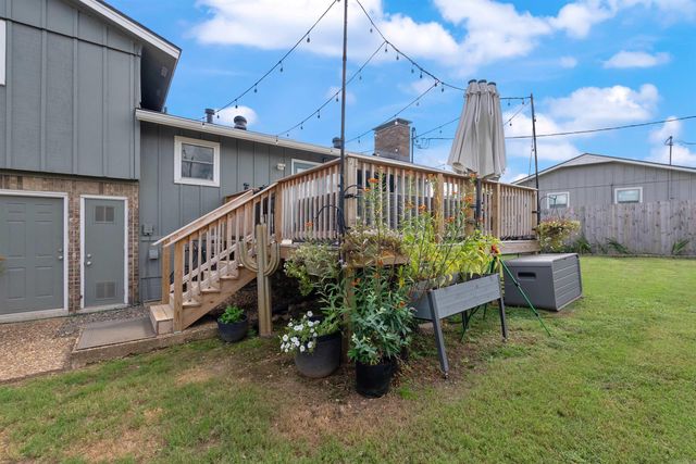 8 Walnut Valley Drive, Little Rock, AR 72211