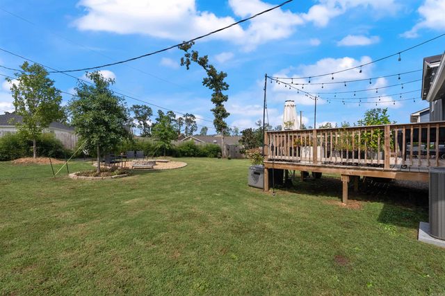 8 Walnut Valley Drive, Little Rock, AR 72211