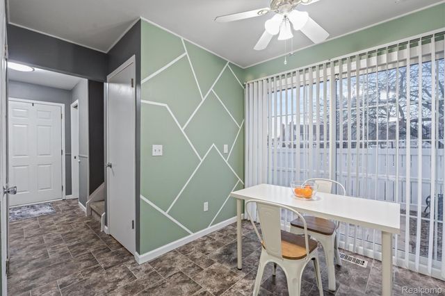 21392 E Glen Haven Circle, Northville, MI 48167