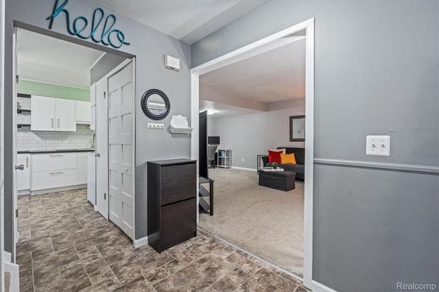 21392 E Glen Haven Circle, Northville, MI 48167