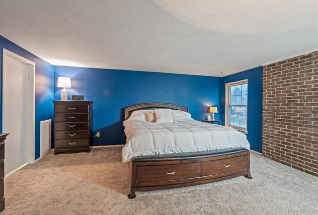 21392 E Glen Haven Circle, Northville, MI 48167