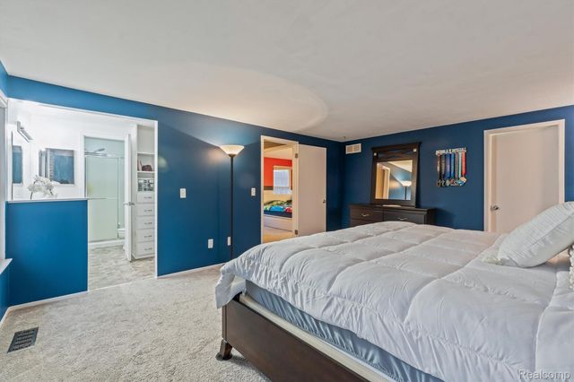 21392 E Glen Haven Circle, Northville, MI 48167