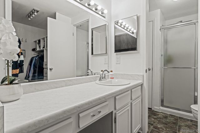 21392 E Glen Haven Circle, Northville, MI 48167