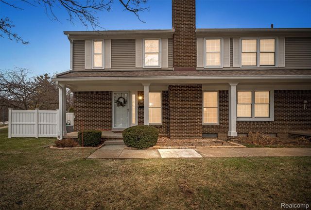 21392 E Glen Haven Circle, Northville, MI 48167