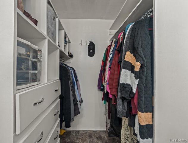 21392 E Glen Haven Circle, Northville, MI 48167