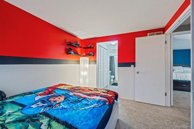 21392 E Glen Haven Circle, Northville, MI 48167