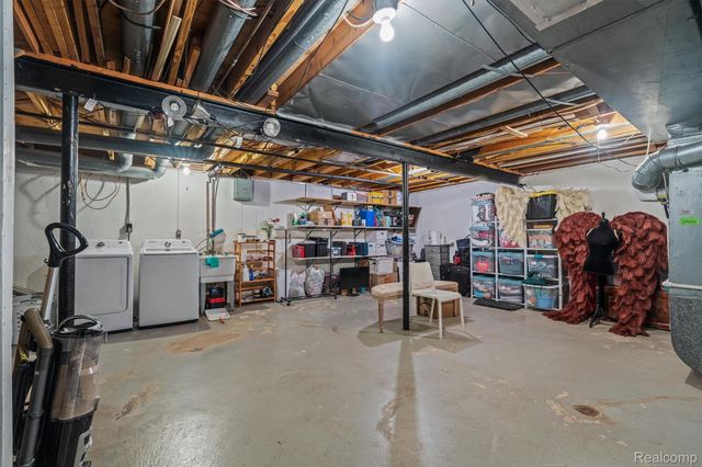 21392 E Glen Haven Circle, Northville, MI 48167