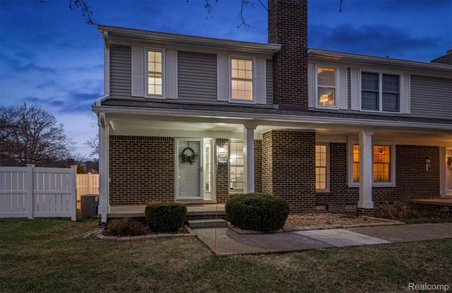 21392 E Glen Haven Circle, Northville, MI 48167