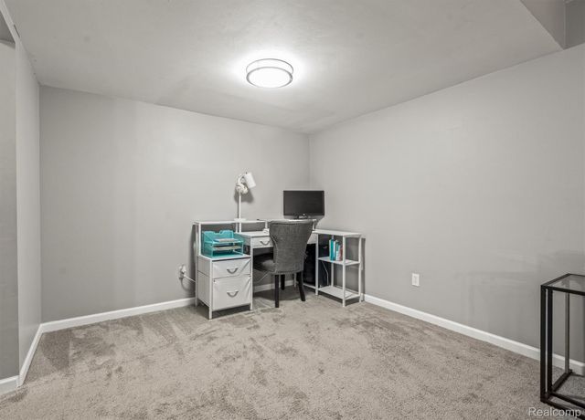 21392 E Glen Haven Circle, Northville, MI 48167