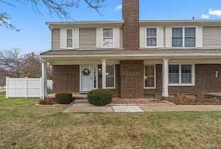 21392 E Glen Haven Circle, Northville, MI 48167