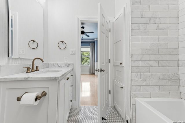24814 Jordans Way, San Antonio, TX 78260