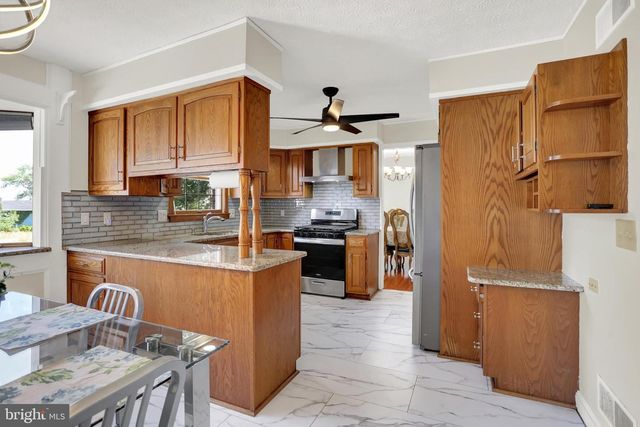 235 RIDGE HILL, Mechanicsburg, PA 17050
