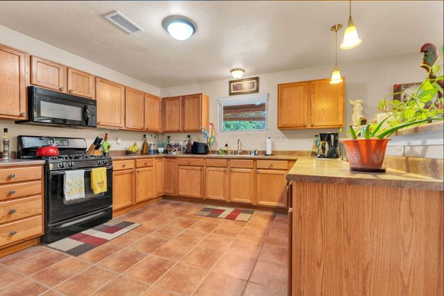 1449 Wilkes Way SE, Rio Rancho, NM 87124