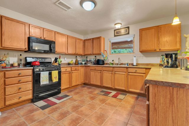 1449 Wilkes Way SE, Rio Rancho, NM 87124