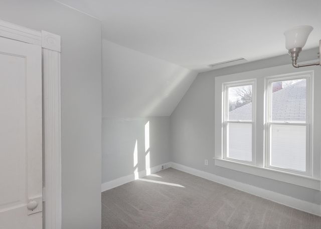 3223 9TH Avenue, Rock Island, IL 61201