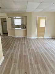 9390 E Bay Harbor Dr 10, Bay Harbor Islands, FL 33154