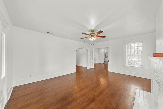 4615 Gaston Avenue, Dallas, TX 75246