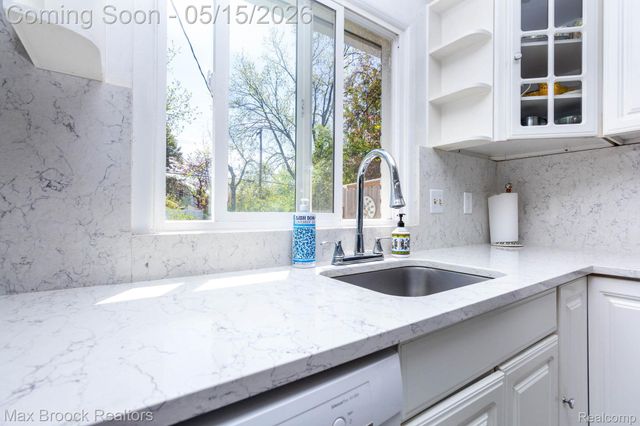 4225 Westover Drive, West Bloomfield Charter Township, MI 48323