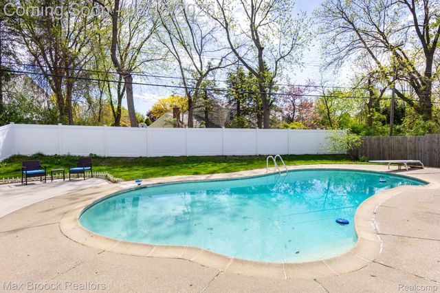4225 Westover Drive, West Bloomfield Charter Township, MI 48323