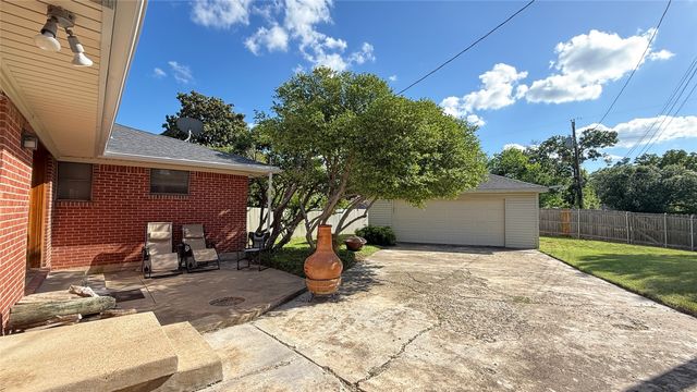 3537 Rock Bluff Drive, Dallas, TX 75227