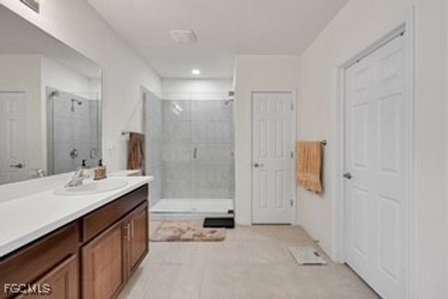 927 SE 5th CT, Cape Coral, FL 33990