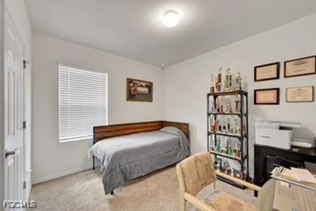 927 SE 5th CT, Cape Coral, FL 33990