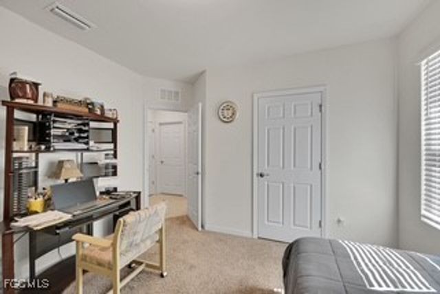 927 SE 5th CT, Cape Coral, FL 33990