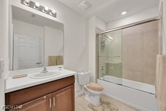 927 SE 5th CT, Cape Coral, FL 33990