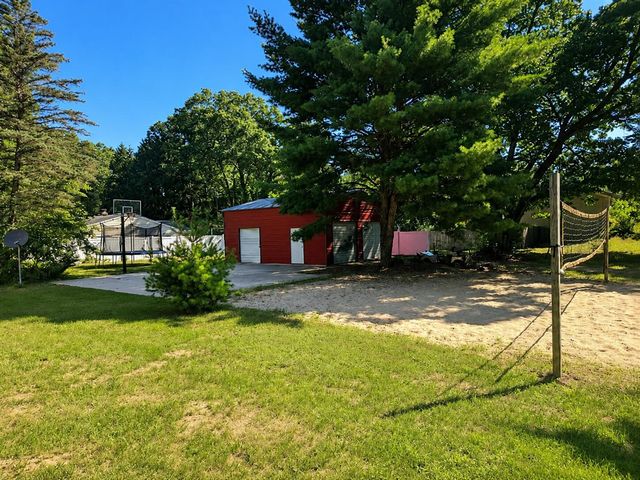 4122 Duck Lake Road, Whitehall, MI 49461