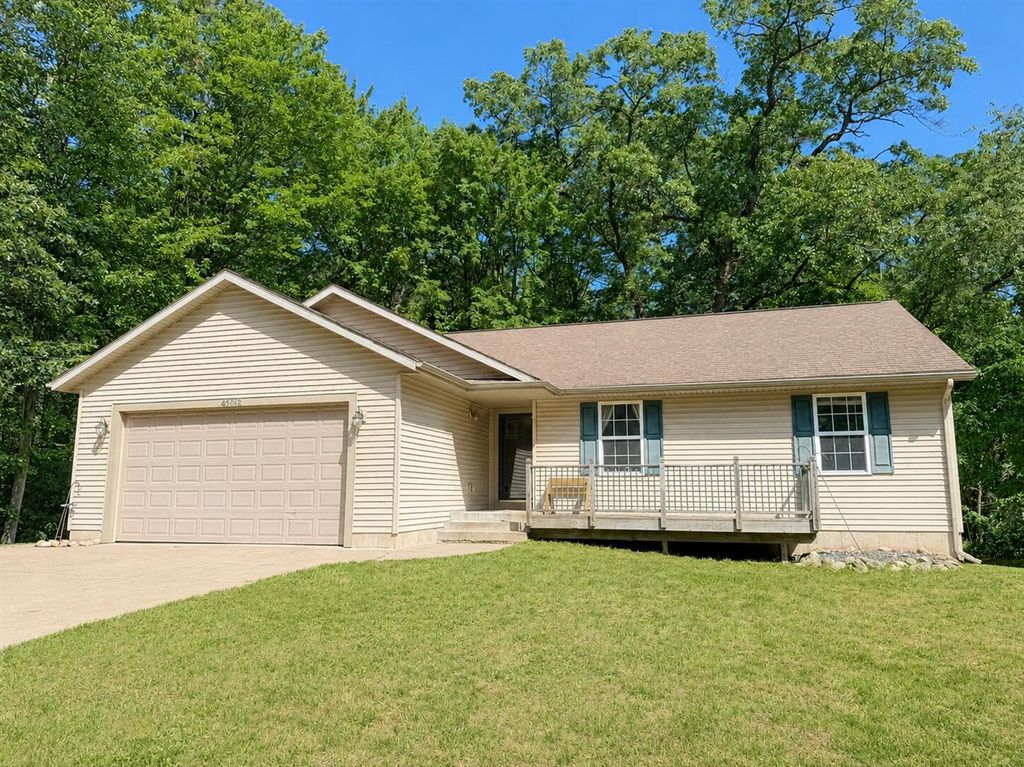 4122 Duck Lake Road, Whitehall, MI 49461