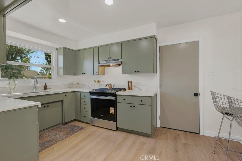 Image 10 of property listing at 16125 Haynes Street, Van Nuys, CA 91406