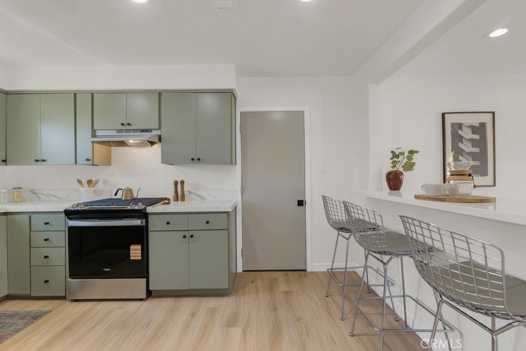 Image 12 of property listing at 16125 Haynes Street, Van Nuys, CA 91406